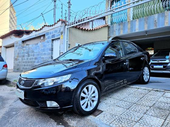 KIA CERATO 1.6 EX3 SEDAN 16V GASOLINA 4P AUTOMÁTICO KIA CERATO 1.6 EX3 SEDAN 16V GASOLINA 4P AUTOMÁTICO